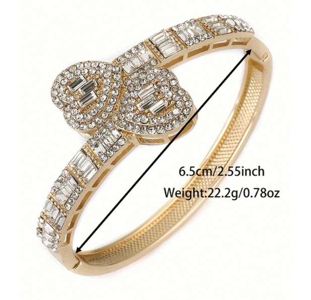 Armband mit offenen funkelnden Herzen  für Frauen