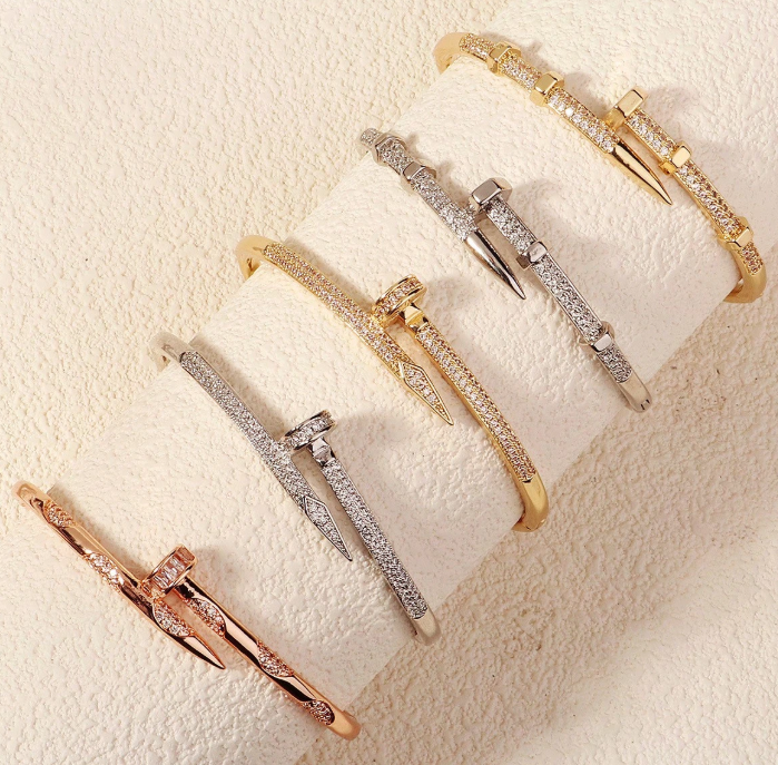 1 Stück einzigartiges Design Armband im Knopfstil